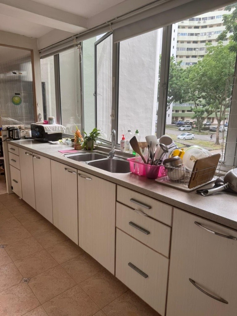 Available﻿ Immediate- Common Room/Include Utilities/Wifi/Aircon/No Agent Fee/Light Cooking Allowed/Washing Machine - Clementi 金文泰 - 分租房间 - Homates 新加坡