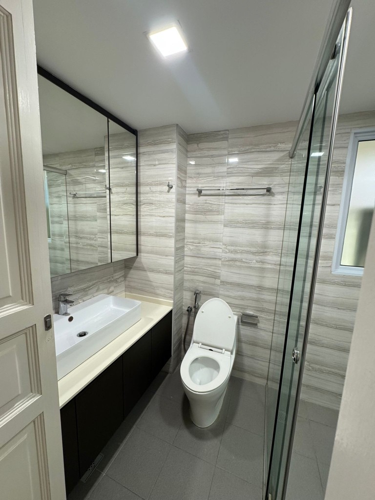 Available﻿ Immediately - Master Room/Include Utilities/W ifi/Aircon/No Agent Fee/Light Cooking Allowed/Washing Machine - Toa Payoh - Flat - Homates Singapore