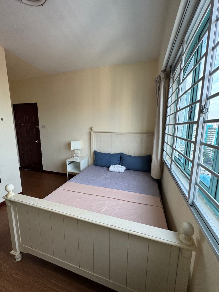 Available﻿ Immediately - Master Room/Include Utilities/Wifi/Aircon/No Agent Fee/Light Cooking Allowed/Washing Machine - Toa Payoh 大巴窯 - 分租房間 - Homates 新加坡