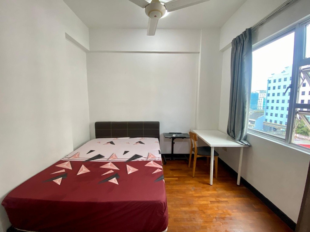 Room for rent / Kallang MRT / Stadium MRT / Mountbatten MRT / Master room / 1pax stay / Available 2 September - Geylang 芽笼 - 分租房间 - Homates 新加坡