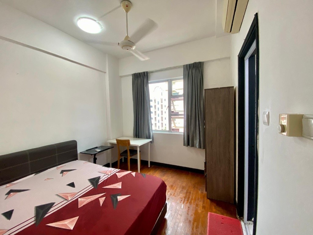 Room for rent / Kallang MRT / Stadium MRT / Mountbatten MRT / Master room / 1pax stay / Available 2 September - Geylang 芽笼 - 分租房间 - Homates 新加坡