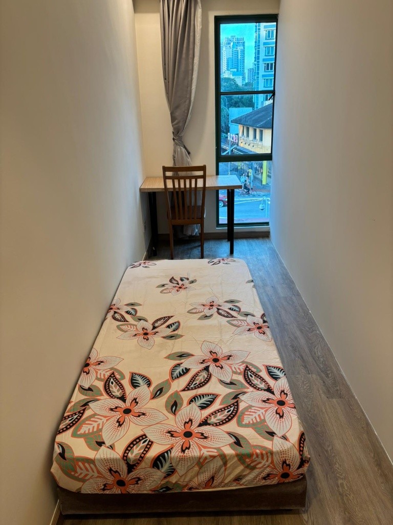 "Room for rent / BALESTIER / NOVENA / TOA PAYOH MRT / Common room / 1pax stay / Available October 6"		 - Toa Payoh 大巴窑 - 分租房间 - Homates 新加坡