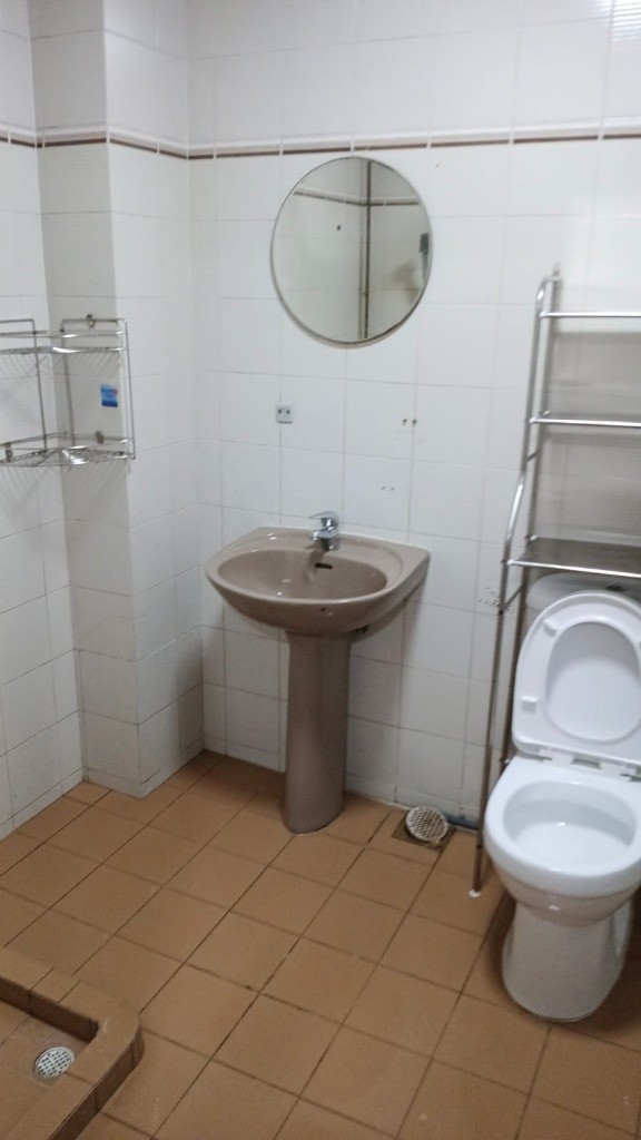 Room for rent / LAVENDER / Master room / 1pax stay / Available immediate - Bugis - Bedroom - Homates Singapore