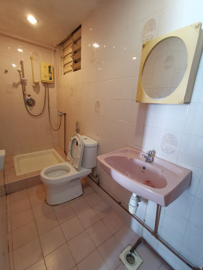 Room for rent / BUGIS / Common room / 1pax stay / Available 1 Nov	 - Bugis 白沙浮 - 分租房間 - Homates 新加坡