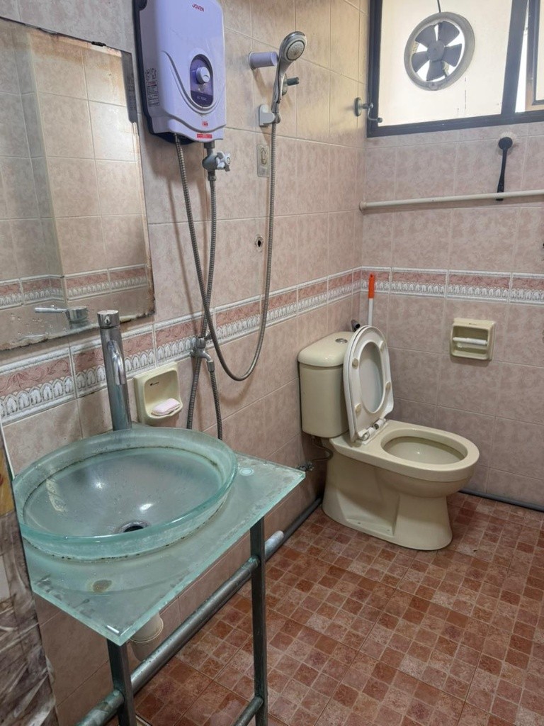 Room for rent / Braddell / Common room / 1pax stay / Available 17 December - Braddell - Bedroom - Homates Singapore