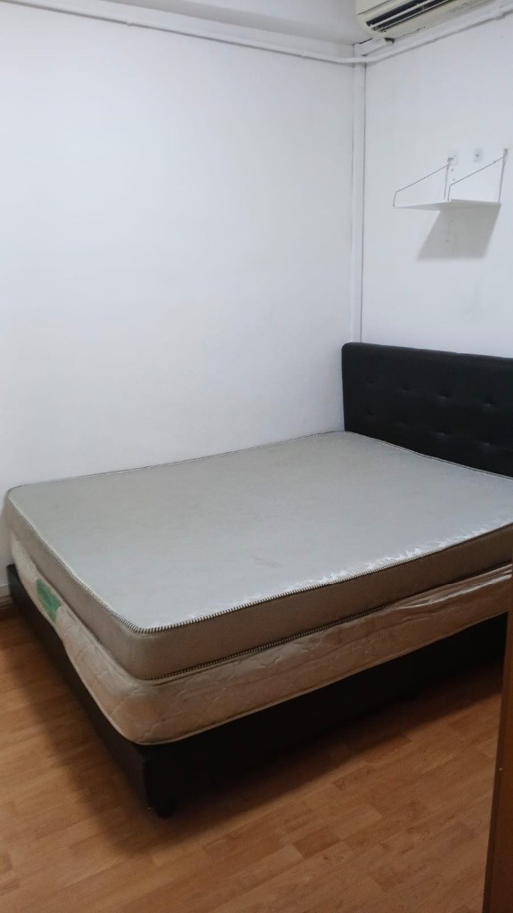 Room for rent / SOMERSET / Classic Queen Room / 1 - 2 pax stay / Available Immediately - Somerset - Bedroom - Homates Singapore