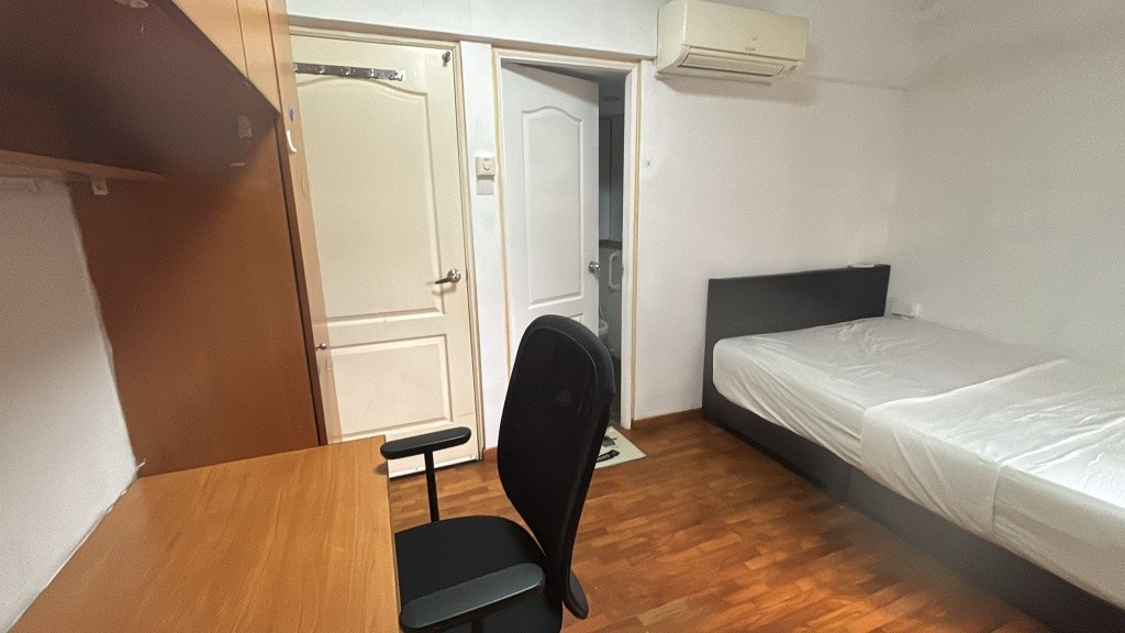 Room for rent / CLEMENTI / Common room / 1-2 pax stay / Available NOV 6 - Clementi 金文泰 - 分租房间 - Homates 新加坡