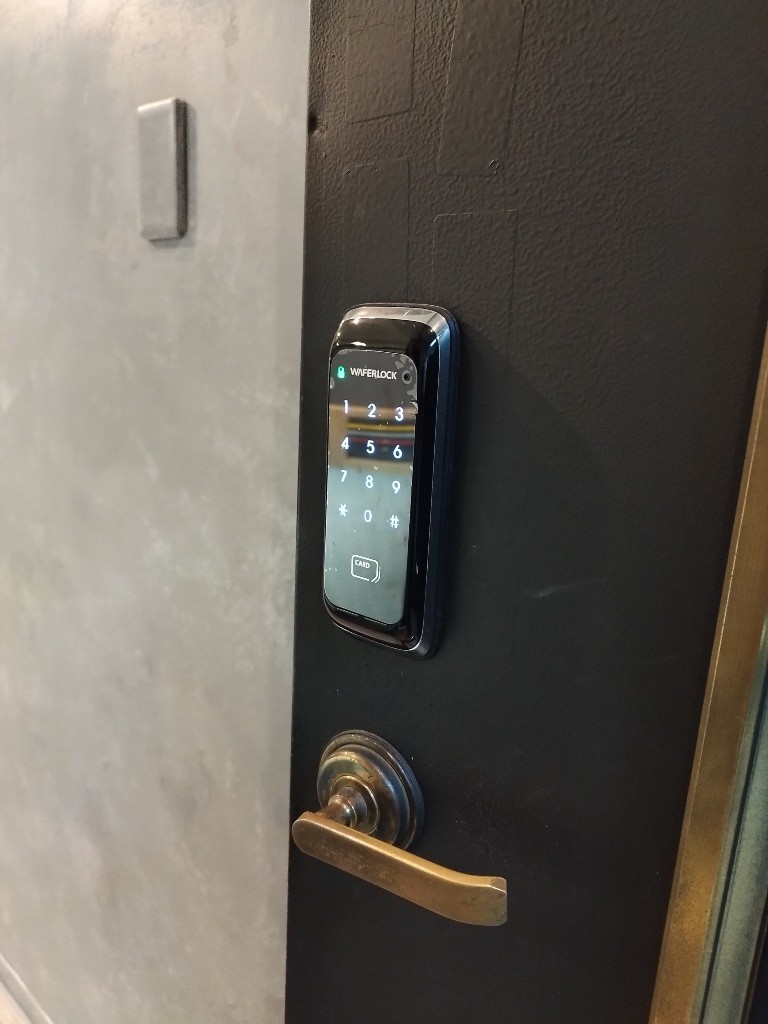 台中市 北區 獨立門牌 台水電 電梯大樓  位於14樓 權狀9.41坪 有獨立陽台通風採光好 獨曬獨洗 不會淋雨  - 北區 - 獨立套房 - Homates 台灣