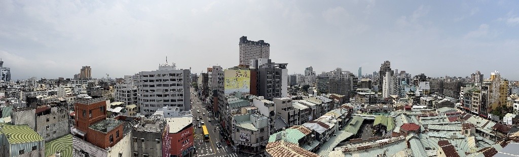 第二市場旁高樓層景觀套房(免仲介費) - 中區 - 獨立套房 - Homates 台灣