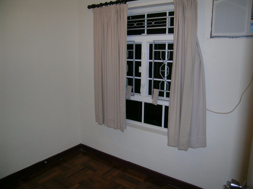 Affordable room in a nice middle floor Sai Kung village house - Sai Kung - Bedroom - Homates Hong Kong