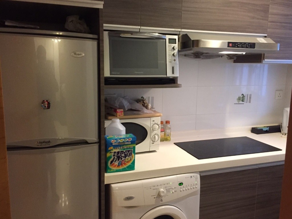 Spacious Master bedroom in a spacious 2BR flat available now, great neighborhood! - 灣仔 - 房間 (合租／分租) - Homates 香港