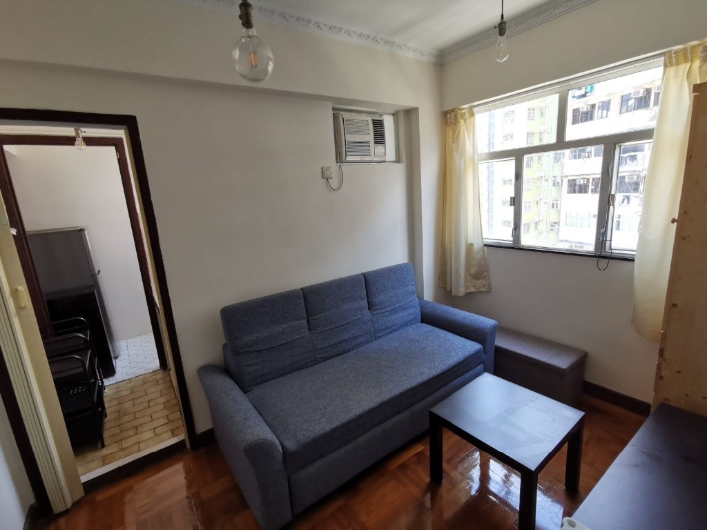 2 mins to HKU station.  Clean, tidy whole flat facilitate with wardrobe/sofa. Suitable for single or couple.  - 西區 - 住宅 (整間出租) - Homates 香港