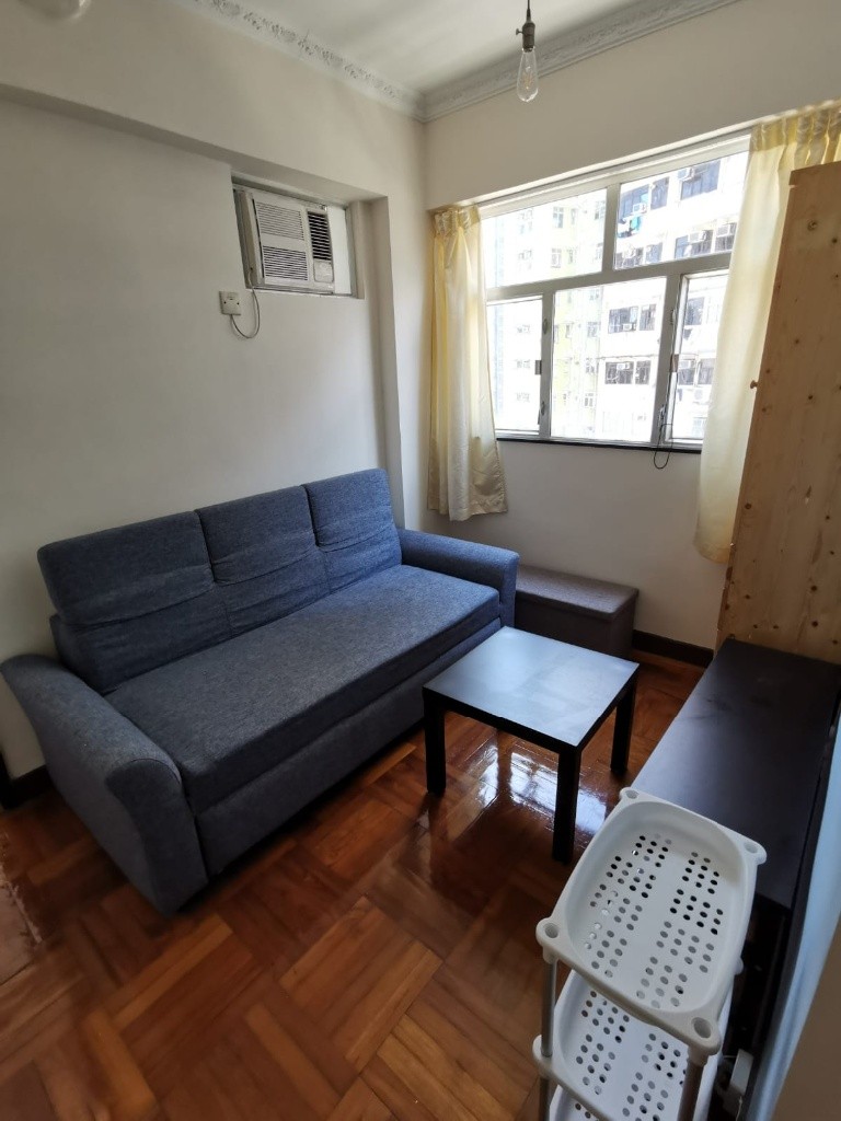 2 mins to HKU station.  Clean, tidy whole flat facilitate with wardrobe/sofa. Suitable for single or couple.  - 西區 - 住宅 (整間出租) - Homates 香港