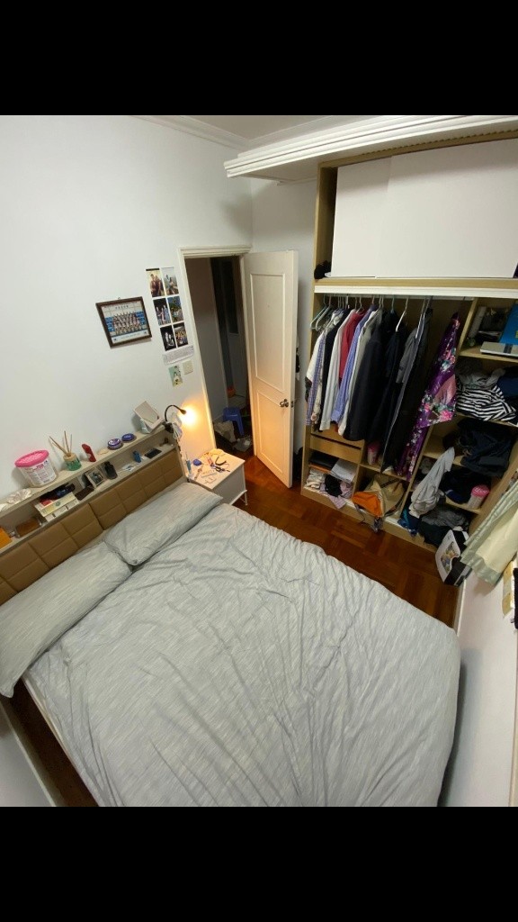 Room for rent in flat of 3. 5 minutes walk from Soho and Sheung Wan MTR. - 上環/中環 - 房間 (合租／分租) - Homates 香港