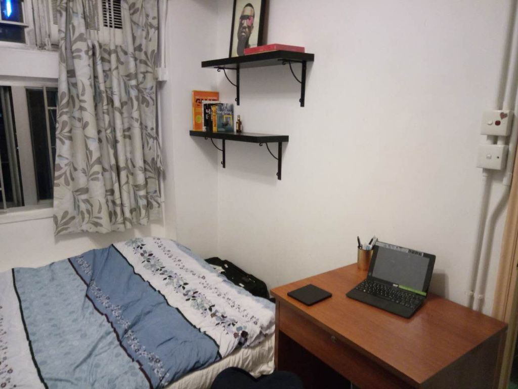 Large furnished room for rent in Wan Chai, only a few minutes away from Wan Chai MTR station - 灣仔 - 房間 (合租／分租) - Homates 香港