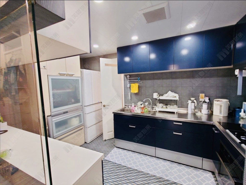 Serene room &amp; bathroom in 1300 sq ft flat - 九龍城 - 房間 (合租／分租) - Homates 香港