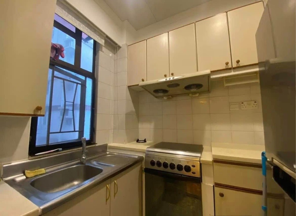 Female Flat share in Wanchai - No agency fee required.  - 灣仔 - 房間 (合租／分租) - Homates 香港