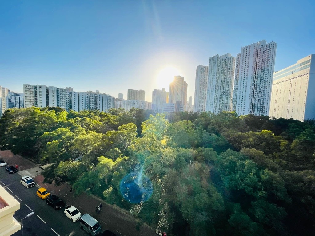 屋內總共四間房 三個洗手間 廚房客廳飯廳共用 - Hung Hom/Wham Poa - Bedroom - Homates Hong Kong