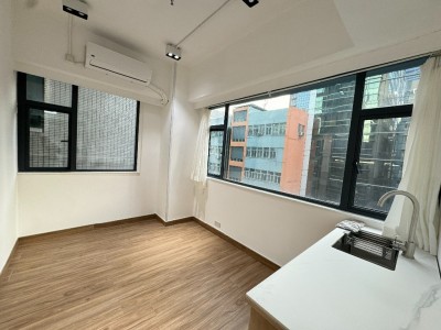 香港 -  - 九龍觀塘鴻圖道 55 號幸運工業大廈 9 樓 F 座    观塘地铁站A2出口