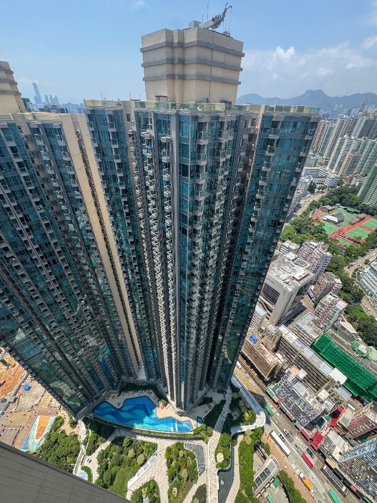 🌟【觀塘凱匯】5分鐘到地鐵站 150呎高層特大露台房出租 尋愛潔淨女室友 - 觀塘/秀茂坪 - 房間 (合租／分租) - Homates 香港