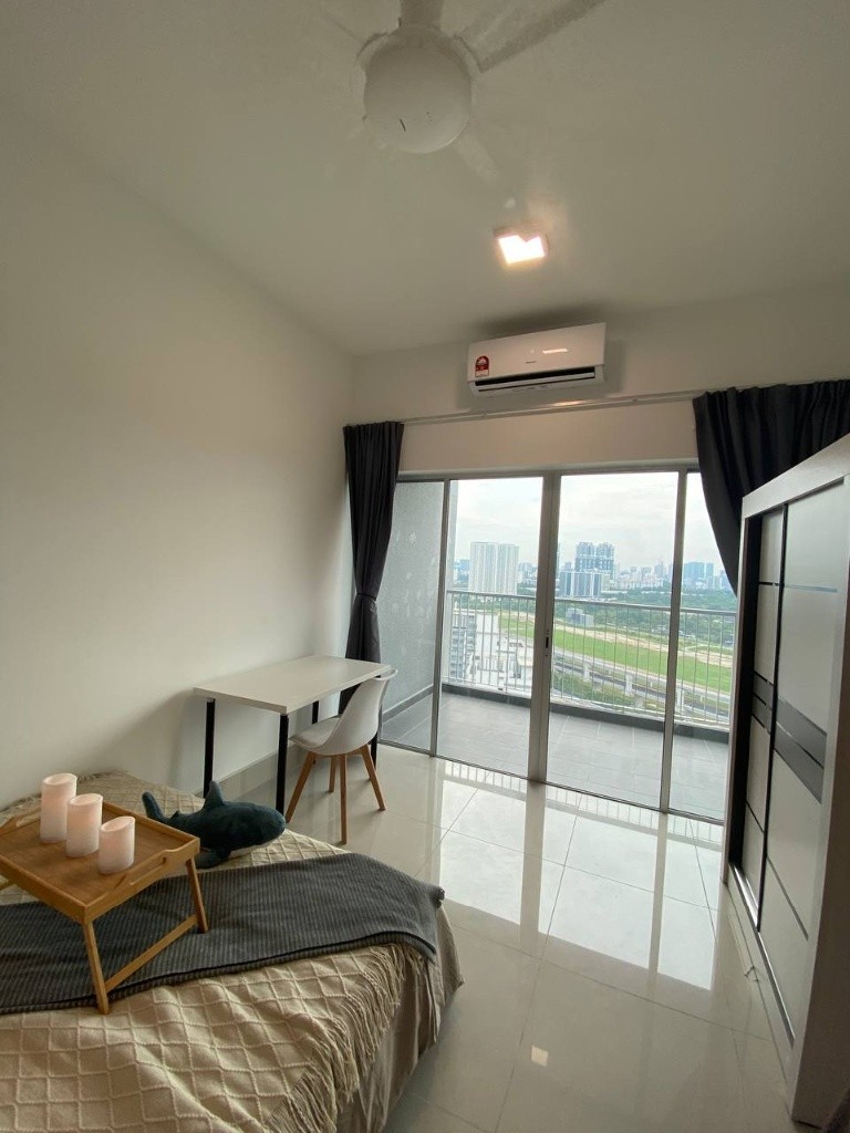 ⚠️Available Now !! LOW Deposit !!🔥🌃Middle Balcony Room📍Razak City Resident @ Sungai Besi - Wilayah Persekutuan Kuala Lumpur - Bedroom - Homates Malaysia