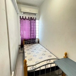 Available 9 June/Common Room/FOR 1 PERSON STAY ONLY/Wifi/No owner staying/No Agent Fee/Cooking allowed/Near Lavender MRT/Nicoll Highway MRT / Bugis MRT - Bugis - Bedroom - Homates Singapore