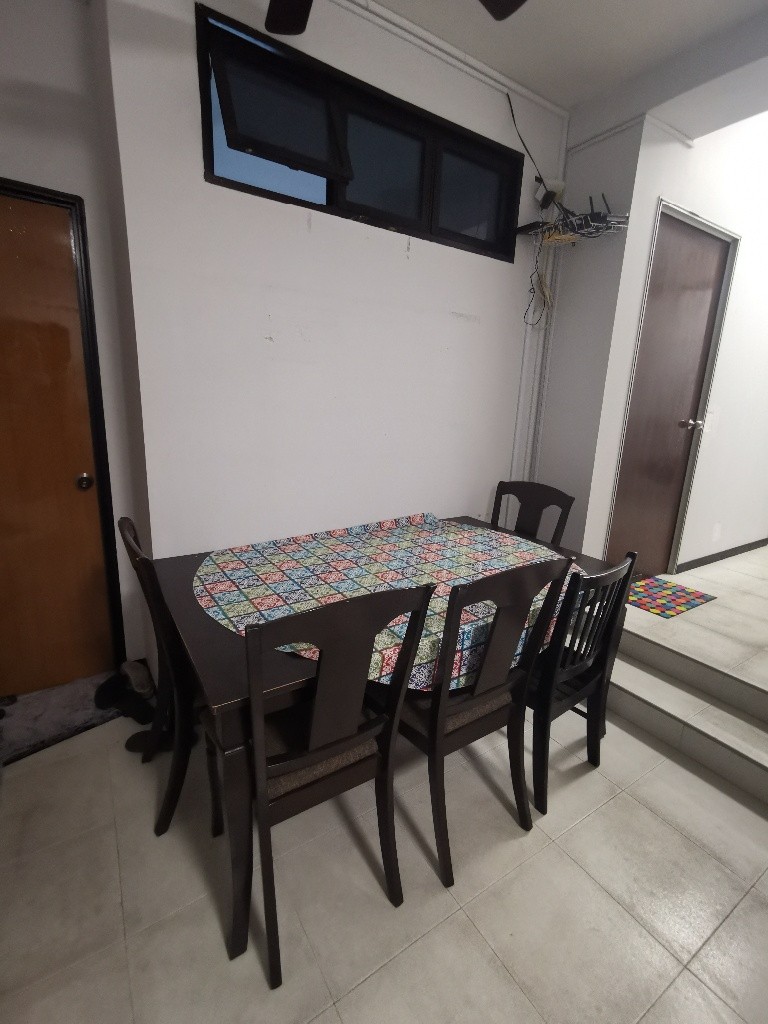 Toa Payoh MRT / Novena MRT / Balestier / Deluxe Queen Room / Available 9 Dec, Property, Rentals, Room Rentals on Carousell - Toa Payoh - Bedroom - Homates Singapore