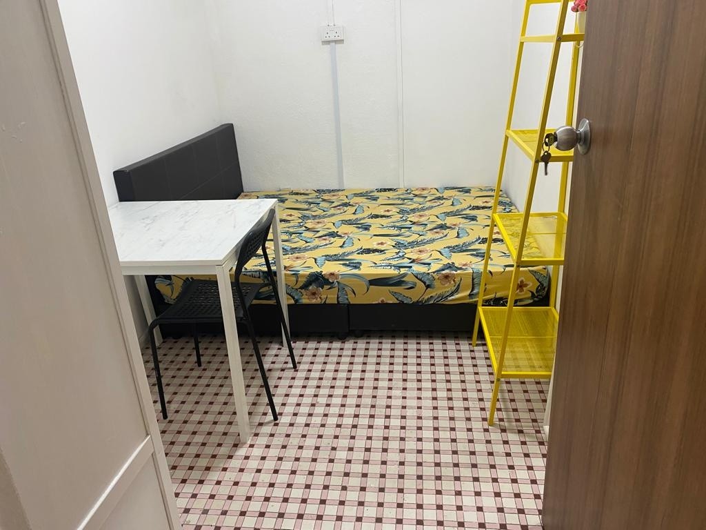 Near Somerset MRT/Newton MRT/Dhoby Ghaut MRT /4 Dec Available / For 1 pax stay / Include utilities / No owner stay - Tiong Bahru - Bedroom - Homates Singapore