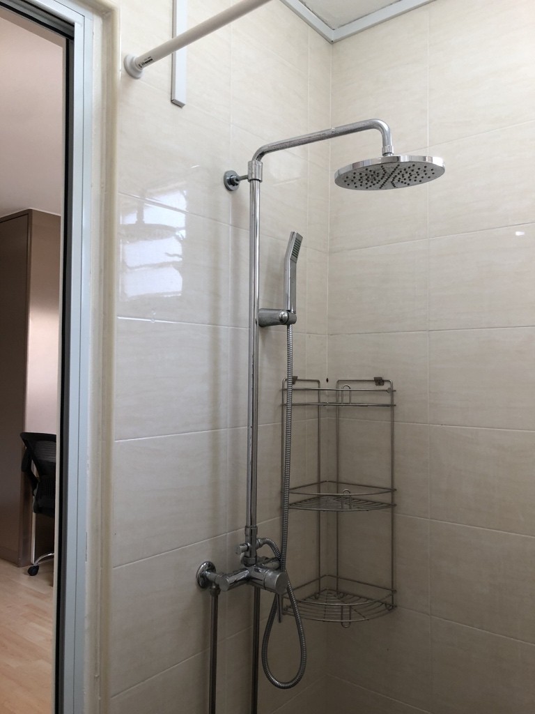 Master Room @ Blk 329 Clementi Ave 2, High Flr, A/C, WIFI, Near MRT &amp; Amenities - Clementi - Bedroom - Homates Singapore
