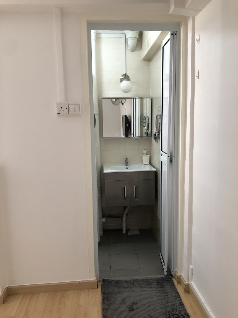 Master Room @ Blk 329 Clementi Ave 2, High Flr, A/C, WIFI, Near MRT &amp; Amenities - Clementi - Bedroom - Homates Singapore