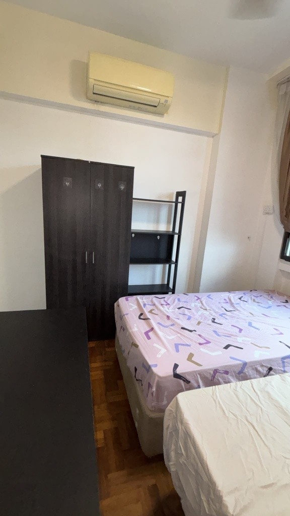 Room for rent / CHINESE GARDEN / Common room / 1pax stay / Available 20 September - Chinese Garden - Bedroom - Homates Singapore