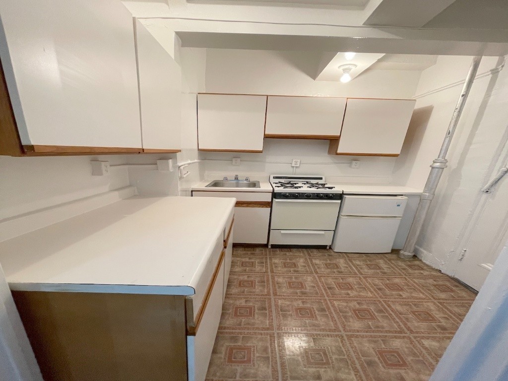 纽约曼哈顿中城中央车站附近出租 $2,750/月除了网络其他全包 -  - 整套出租 - Homates 美国